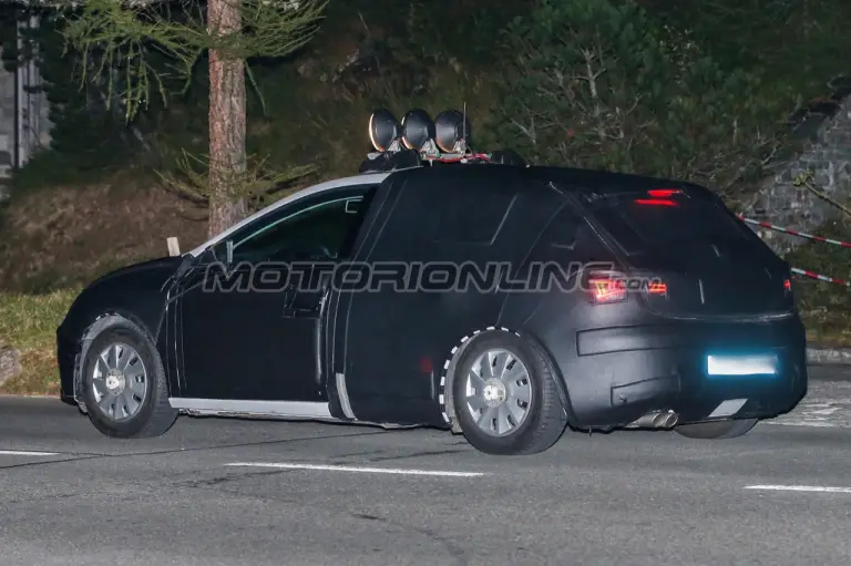 SEAT Leon MY 2016 - Foto spia 06-10-2015 - 5
