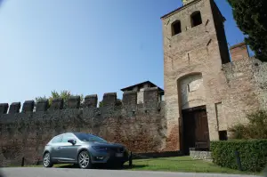 Seat Leon SC FR 2.0 TDI - Prova su strada 2014