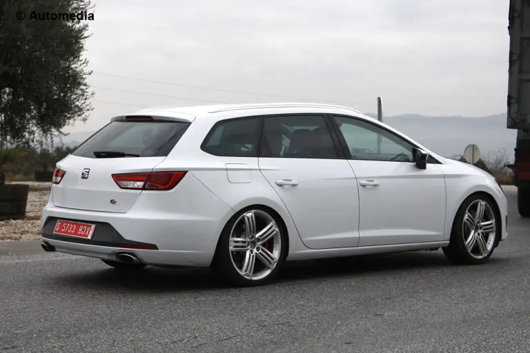 SEAT Leon ST Cupra - Foto spia 19-12-2013 - 4