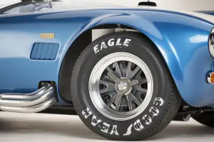 Shelby Cobra 427 50th Anniversary - 4