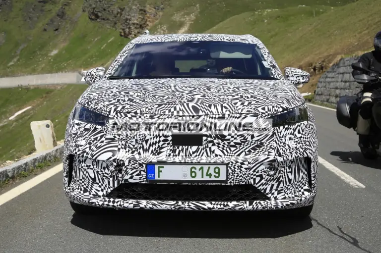 Skoda Enyaq - Foto spia 24-6-2020 - 13