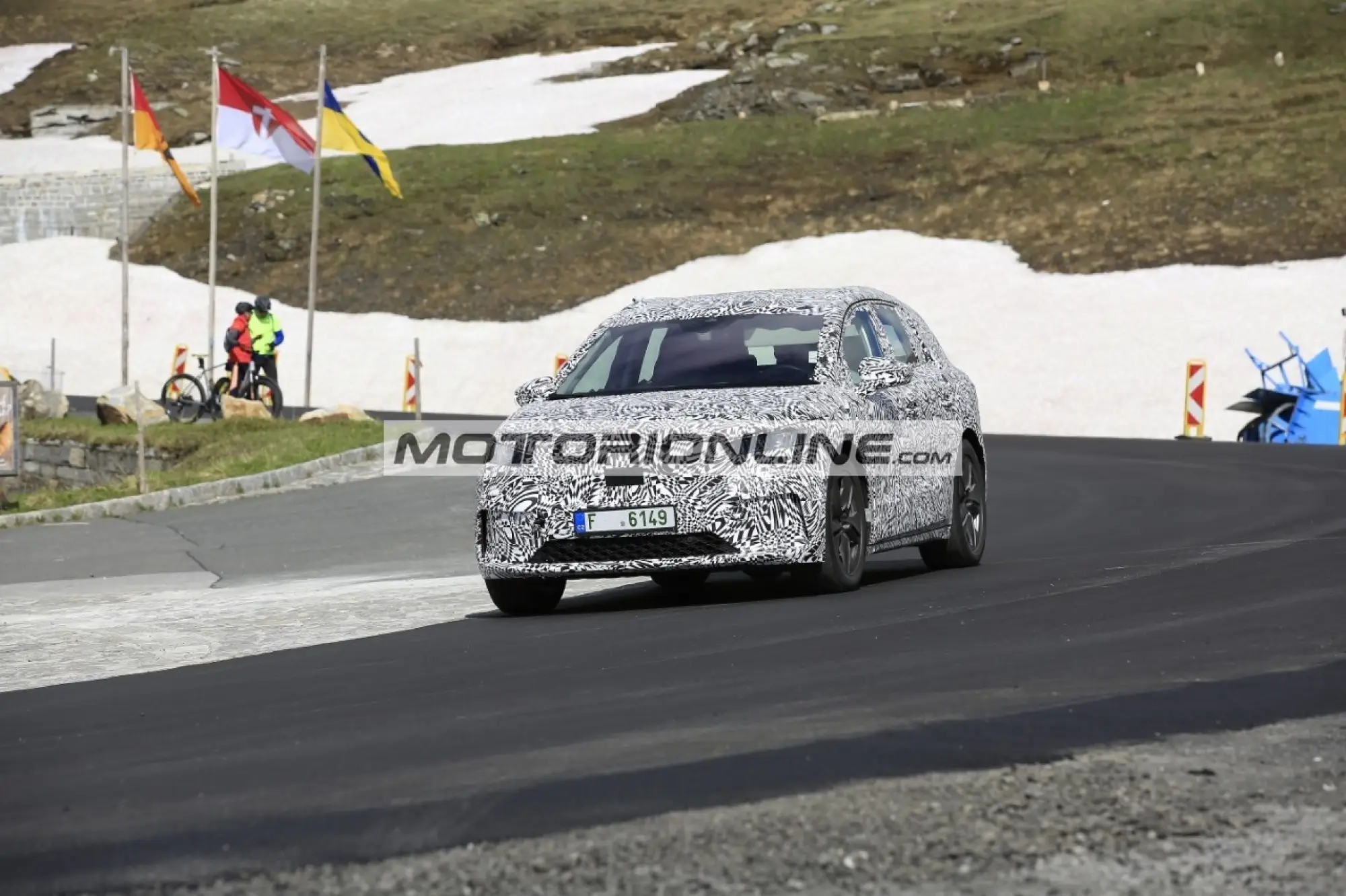 Skoda Enyaq - Foto spia 24-6-2020 - 2