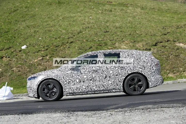 Skoda Enyaq - Foto spia 24-6-2020 - 6