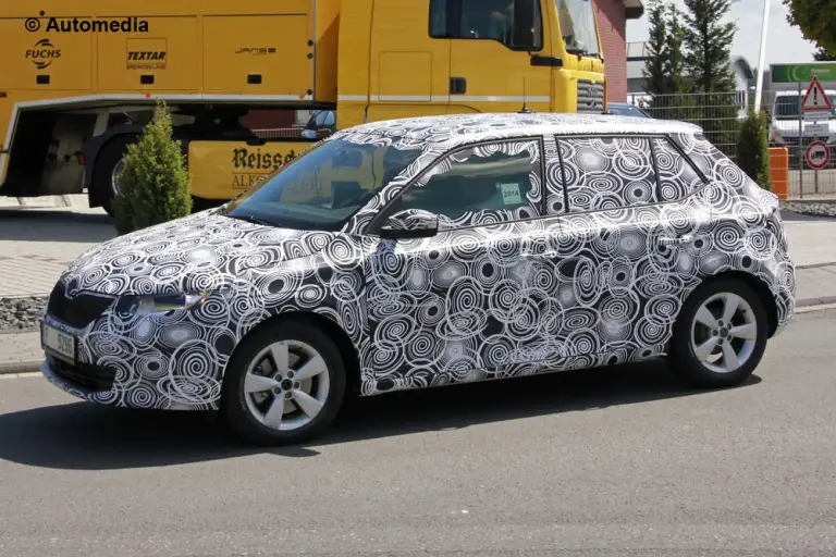 Skoda Fabia 2015 - Foto spia 21-05-2014 - 3