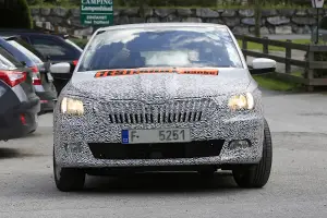 Skoda Fabia restyling foto spia 31 agosto 2016