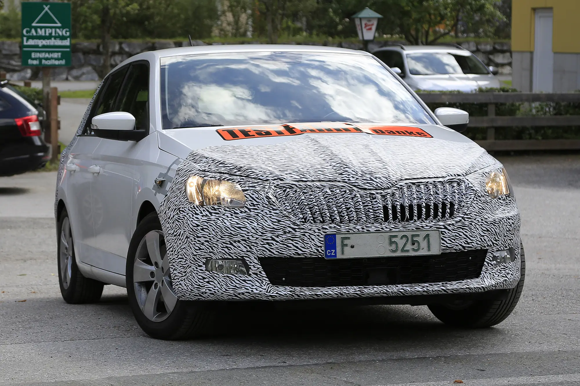 Skoda Fabia restyling foto spia 31 agosto 2016 - 2