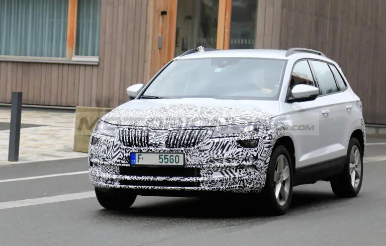 Skoda Karoq facelift - Foto spia 16-6-2020 - 12