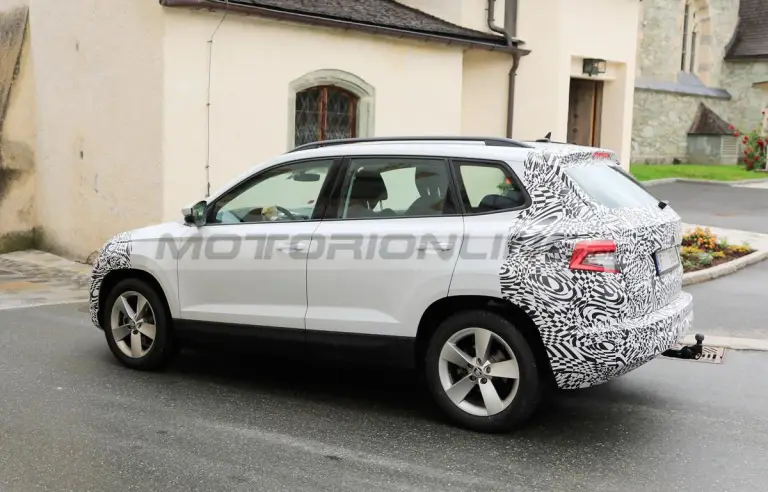 Skoda Karoq facelift - Foto spia 16-6-2020 - 16