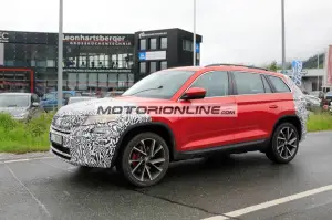 Skoda Kodiaq RS facelift - Foto spia 16-6-2020 - 3