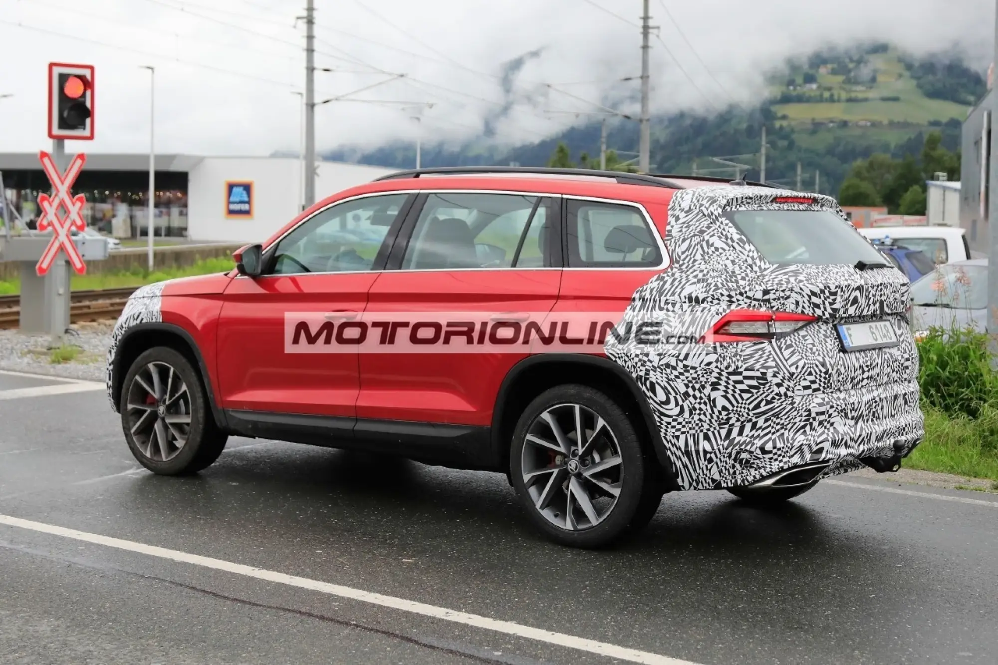 Skoda Kodiaq RS facelift - Foto spia 16-6-2020 - 5