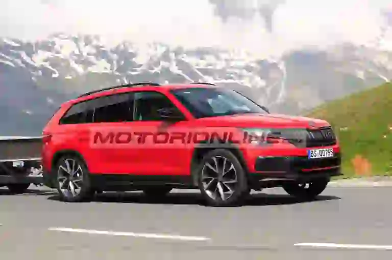 Skoda Kodiaq RS - Foto spia 12-6-2018 - 4