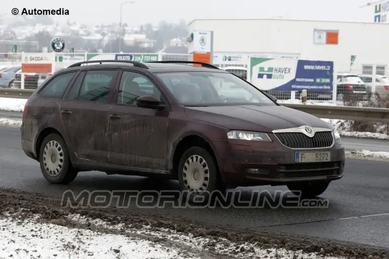 Skoda Octavia Combi 2014 - Foto spia 24-01-2013 - 2