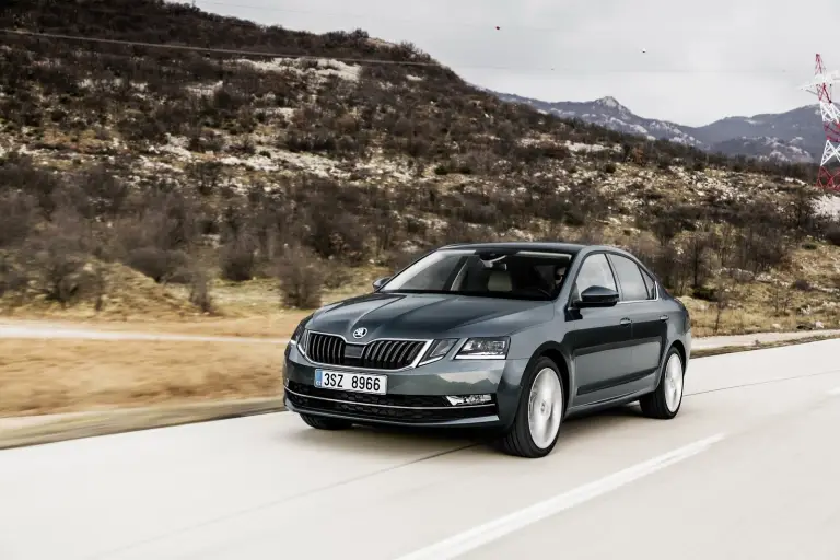 Skoda Octavia e Octavia RS MY 2017 - 39