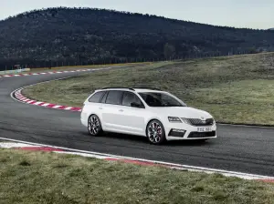 Skoda Octavia e Octavia RS MY 2017 - 65