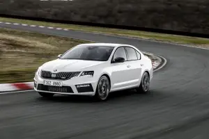 Skoda Octavia e Octavia RS MY 2017 - 66