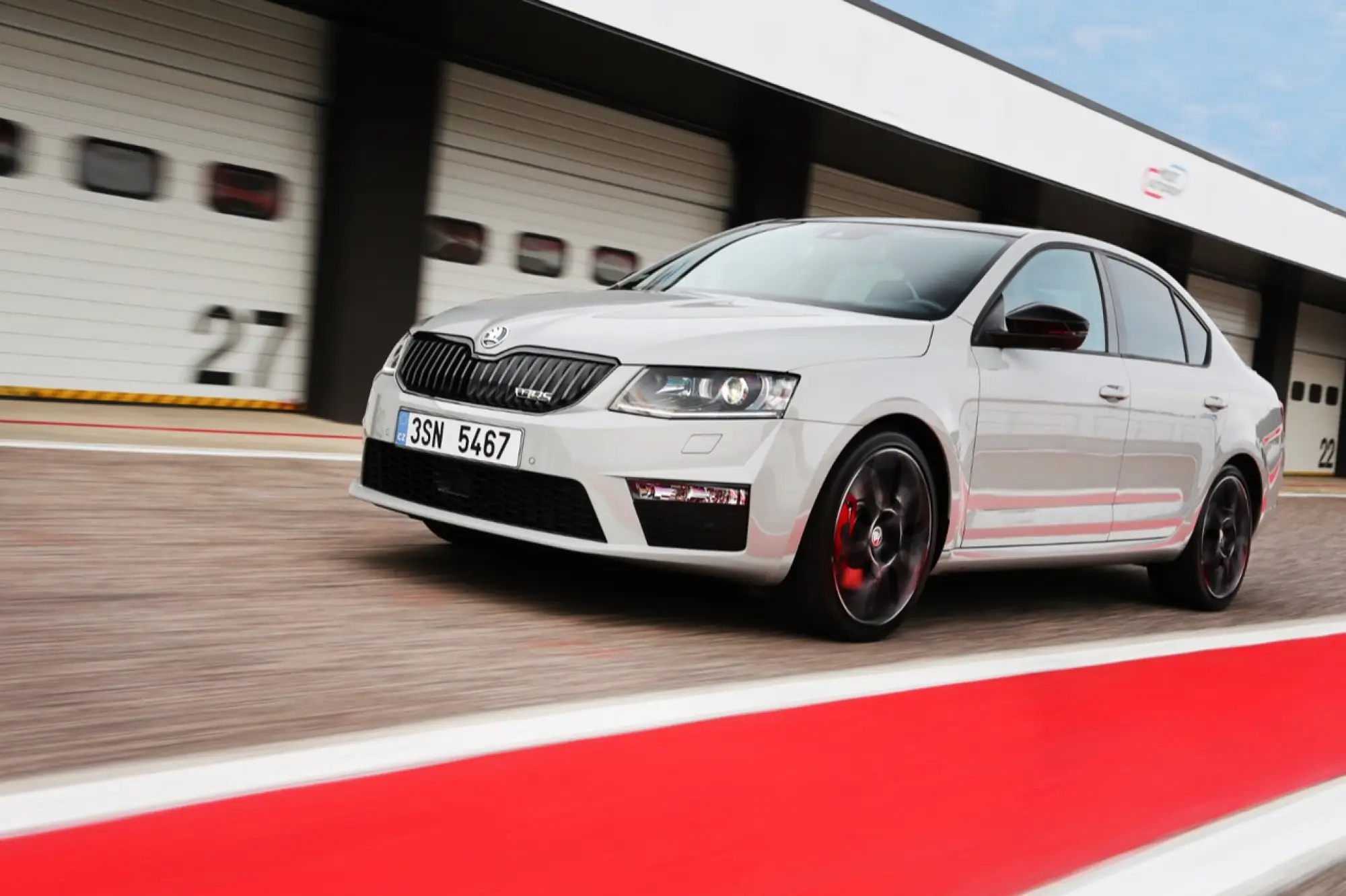 Skoda Octavia RS 230 - foto del modello - 3