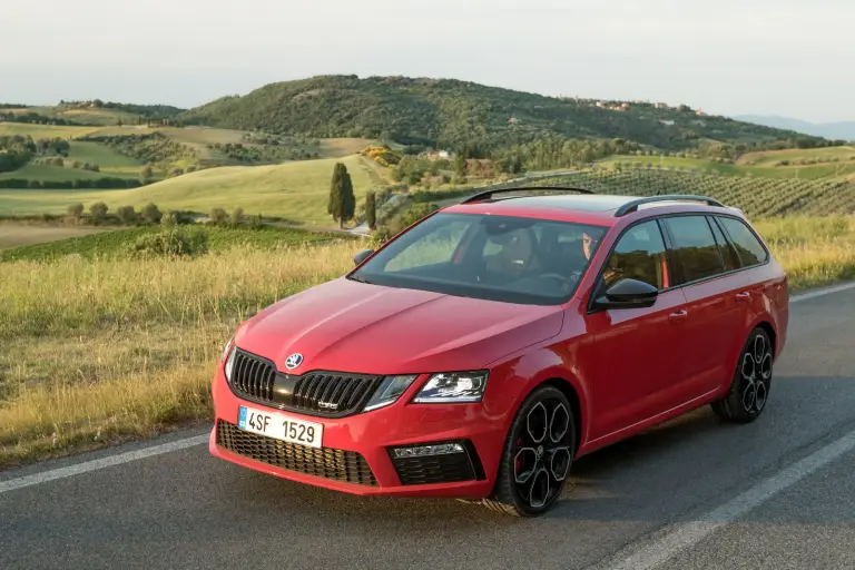 Skoda Octavia RS 245 MY 2017 - 22
