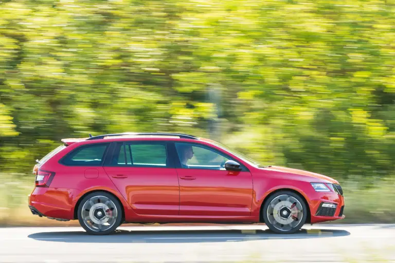 Skoda Octavia RS 245 MY 2017 - 26
