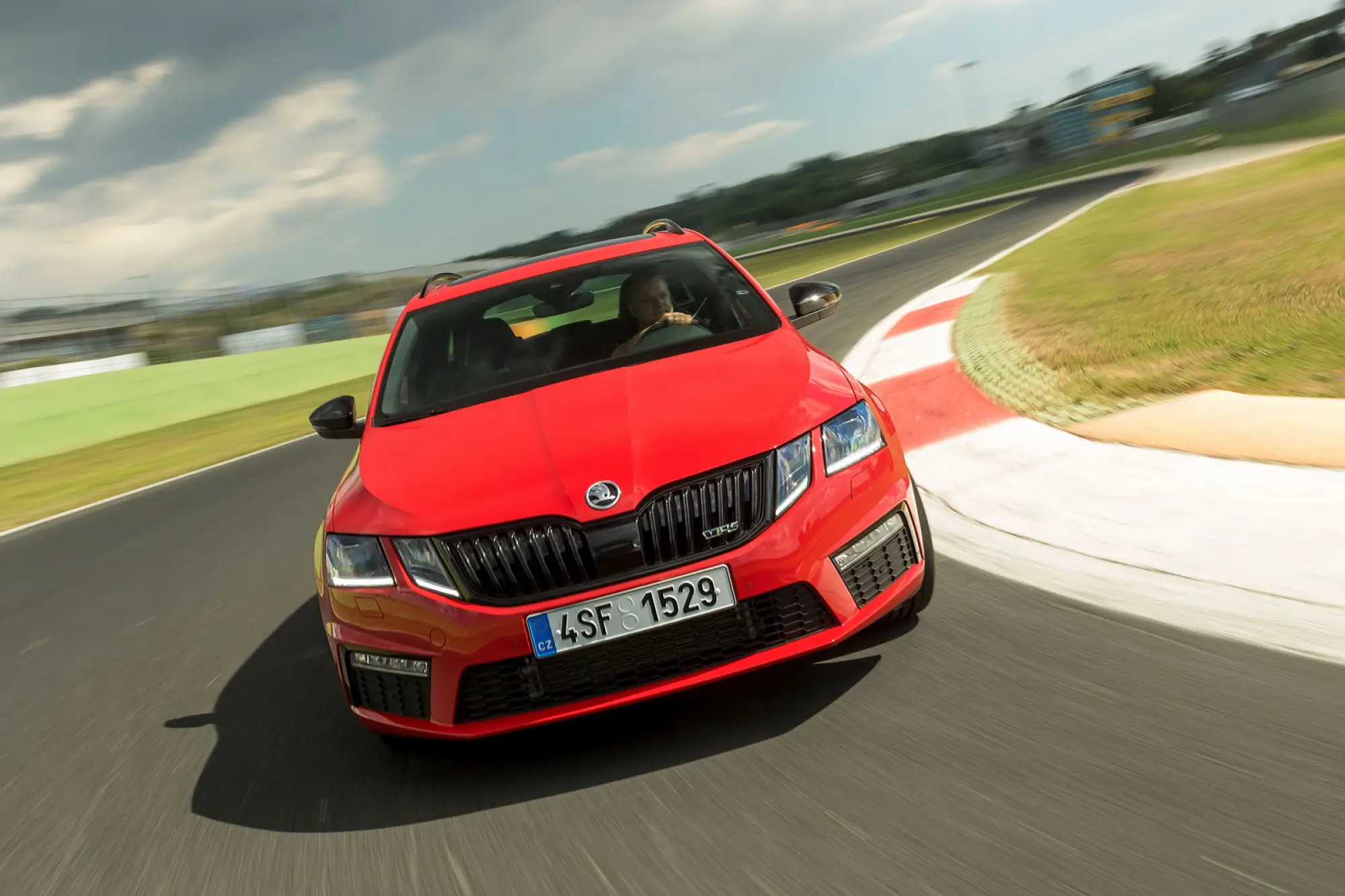 Skoda Octavia RS 245 MY 2017 - 28