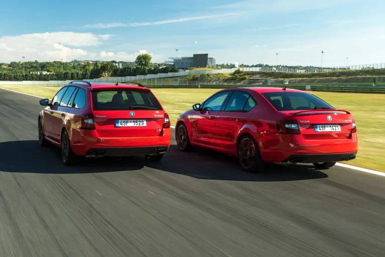 Skoda Octavia RS 245 MY 2017 - 30