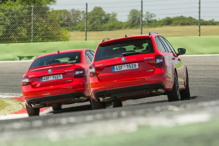 Skoda Octavia RS 245 MY 2017 - 31
