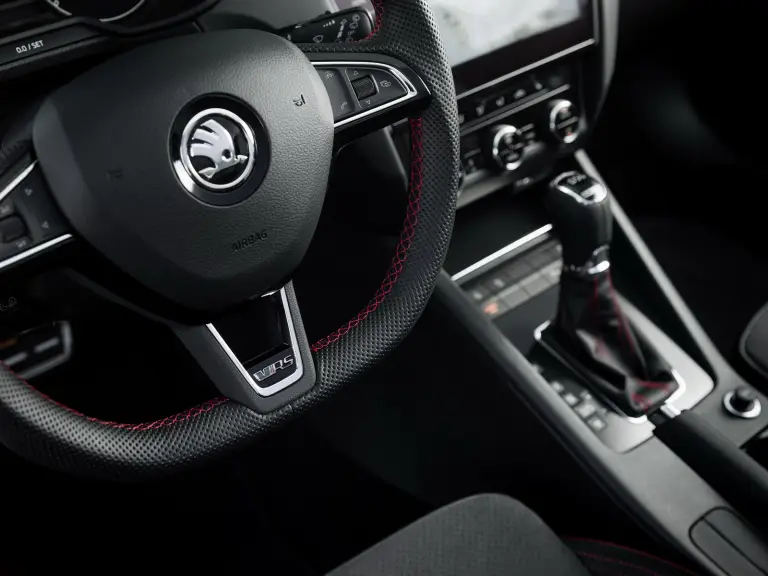 Skoda Octavia RS 245 MY 2017 - 6