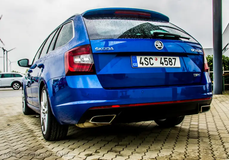 Skoda Octavia RS e Scout MY 2017 - Primo Contatto - 19