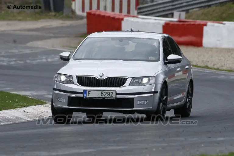 Skoda Octavia RS - Foto spia 27-04-2013 - 1