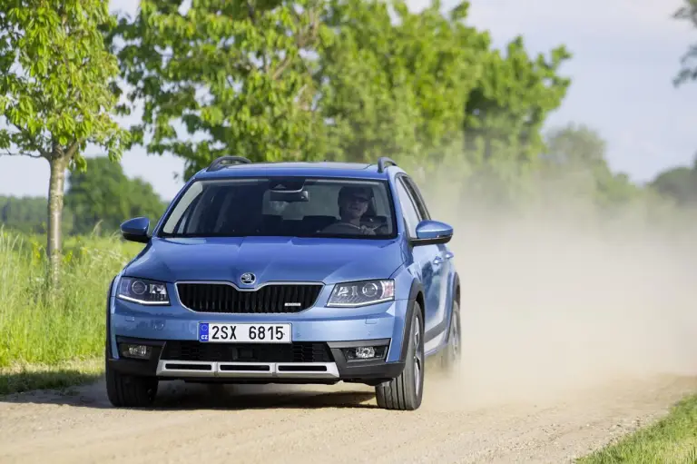 Skoda Octavia Scout 2014  - 9