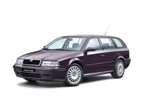 Skoda Octavia Wagon 25 anni - Foto