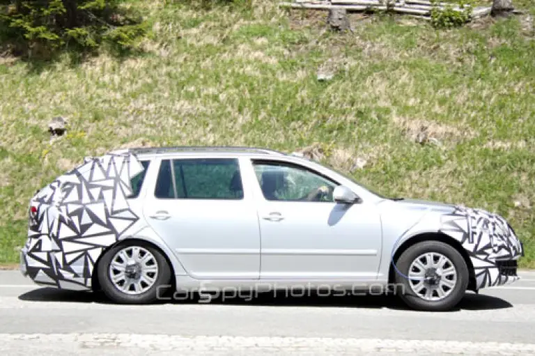 Skoda Octavia Wagon foto spia  - 1