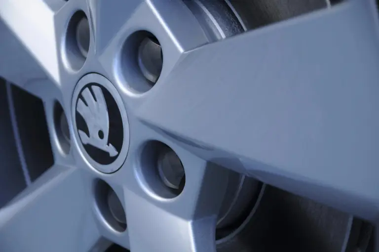 Skoda Rapid 2012 teaser ufficiali - 2