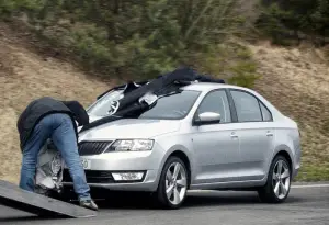 Skoda Rapid foto senza veli