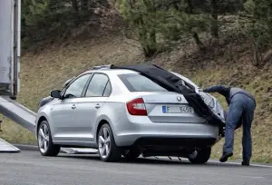 Skoda Rapid foto senza veli - 3