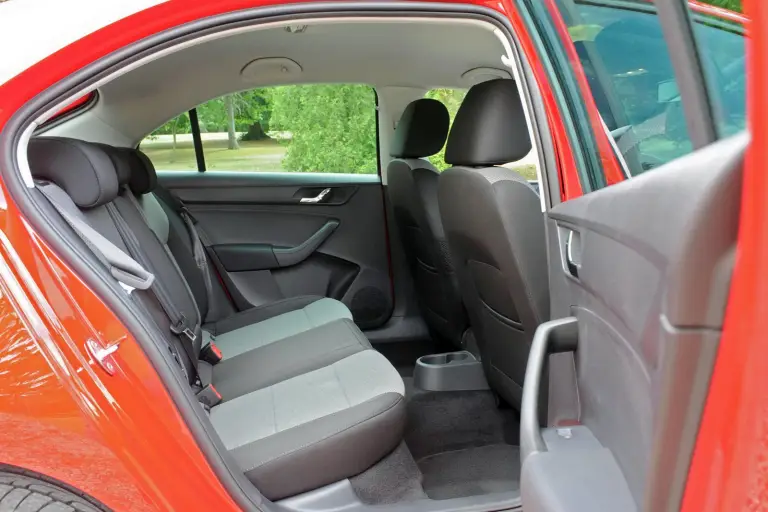 Skoda Rapid immagini ufficiali 2012 - 92