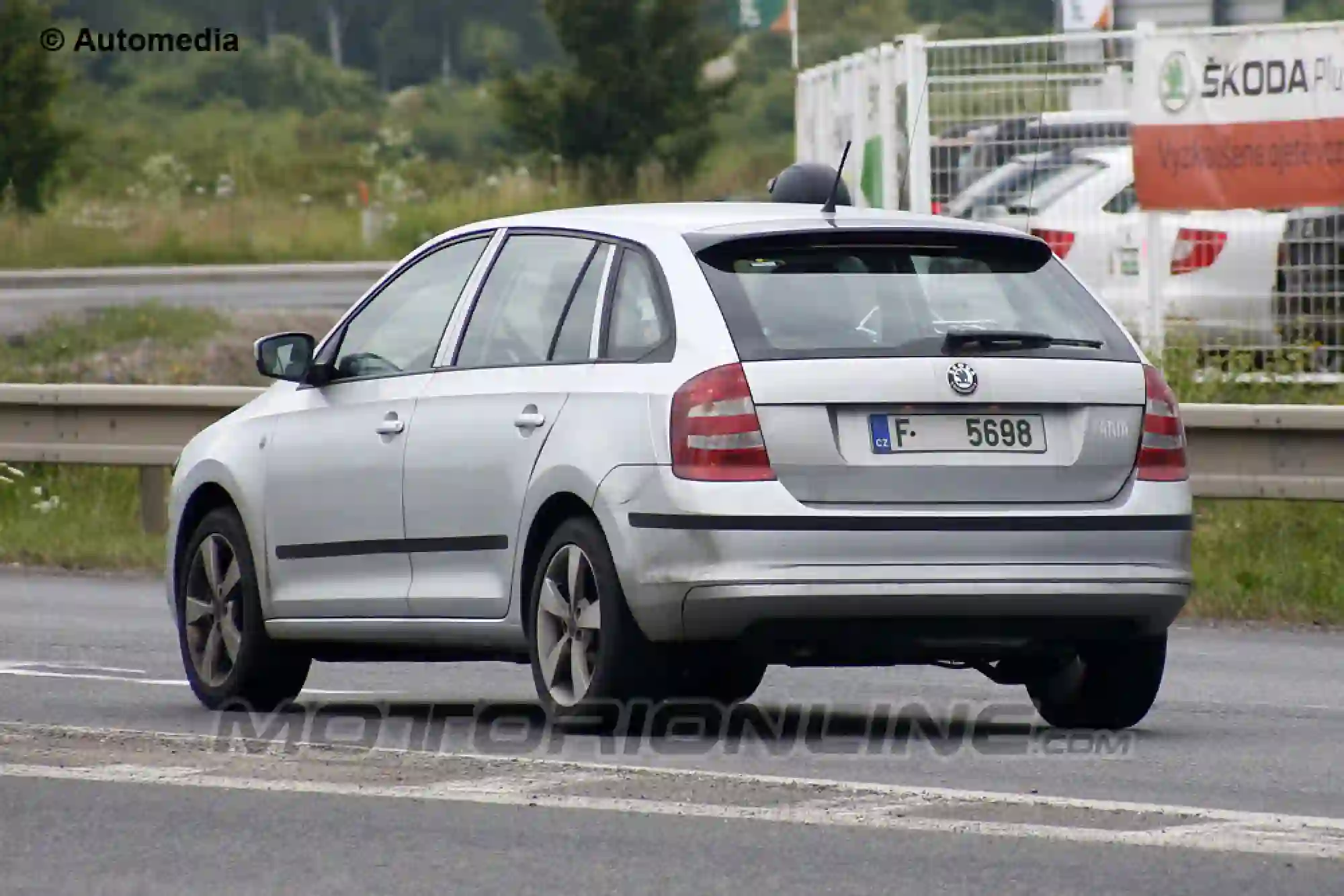 Skoda Rapid Spaceback - Foto spia 09-07-2013 - 5