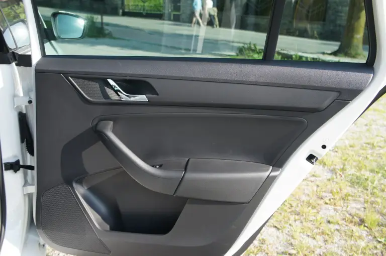 Skoda Rapid Spaceback  Prova su strada 2014 - 21