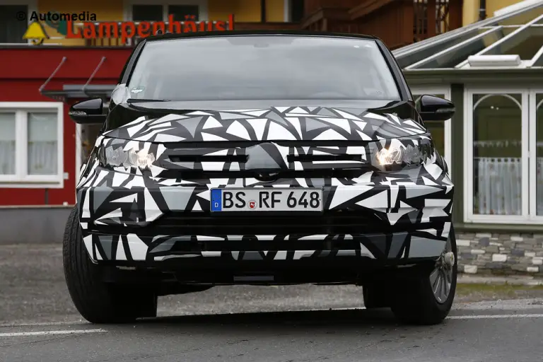 Skoda Roomster 2015 - Foto spia 28-05-2014 - 1