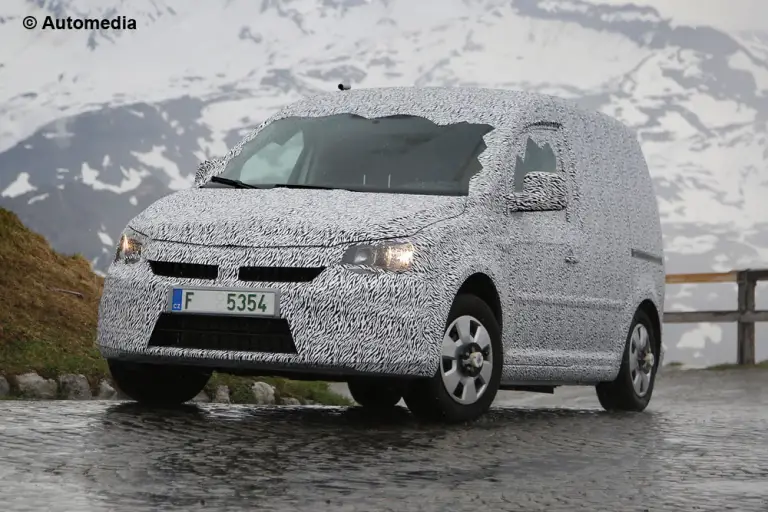 Skoda Roomster 2016 - Foto spia 12-06-2015 - 1