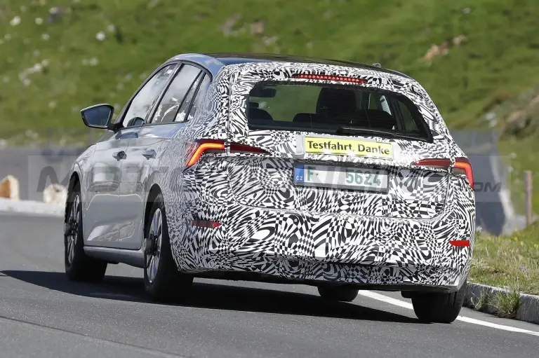 Skoda Scala 2023 - Foto Spia 03-06-2022 - 14