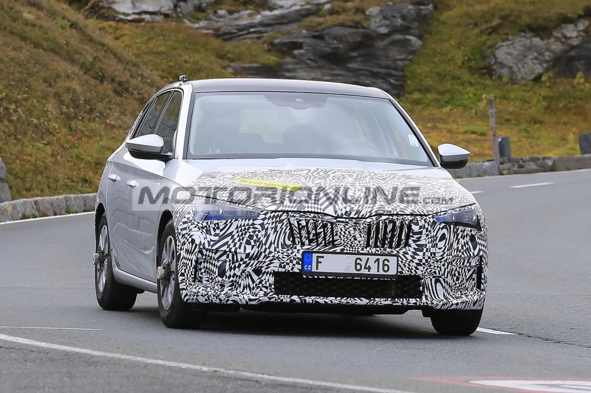 Skoda Scala facelift - Foto spia 6-10-2021 - 2
