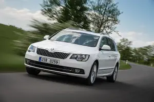 Skoda Superb 2013 - 3