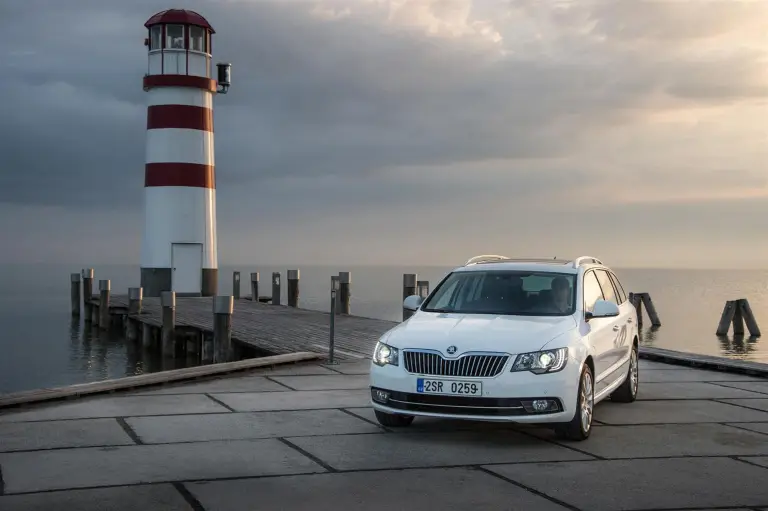 Skoda Superb 2013 - 7