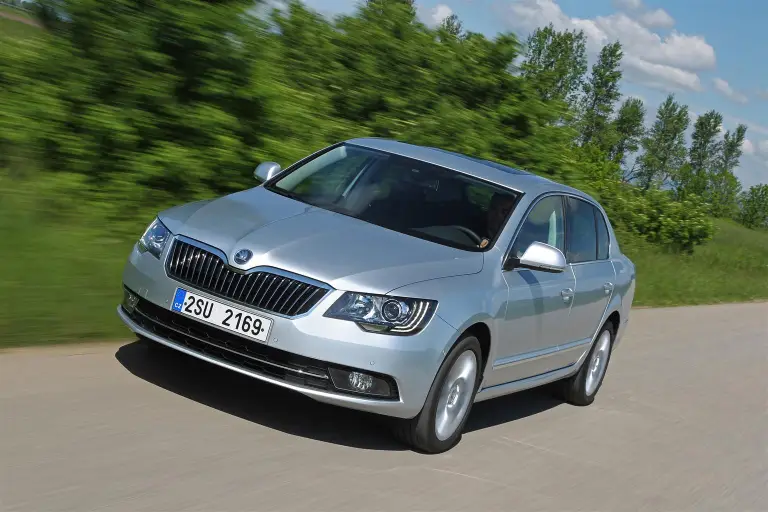 Skoda Superb 2013 - 25