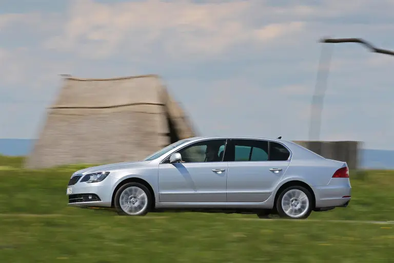 Skoda Superb 2013 - 28