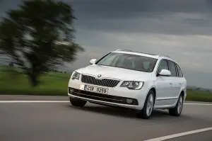 Skoda Superb 2013 - 35