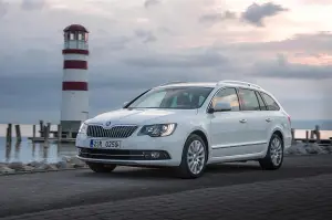 Skoda Superb 2013 - 36