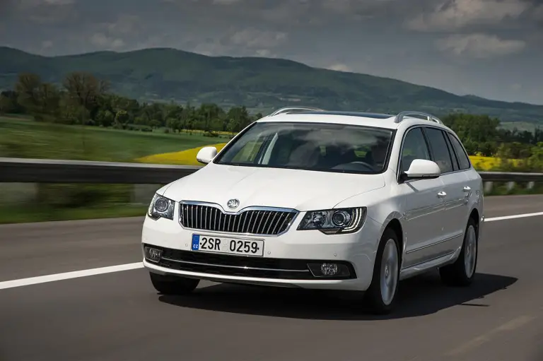 Skoda Superb 2013 - 37