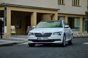 Skoda Superb 2015 a Praga