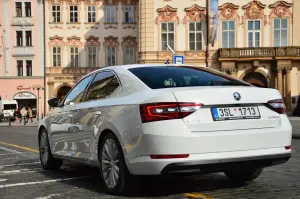 Skoda Superb 2015 a Praga